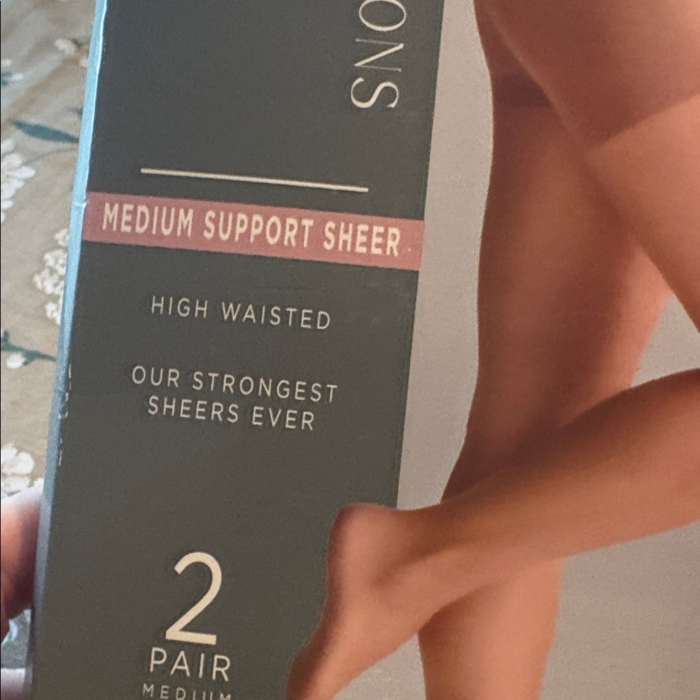 NWT 2 pair medium pantyhose cocoa 30 denier 1763 - Picture 4 of 7